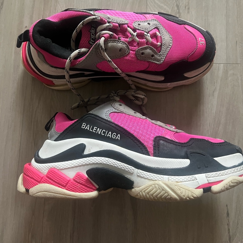 Balenciaga Triple S Pink